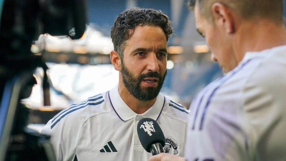 经搁置, 经对德赫亚, 转会